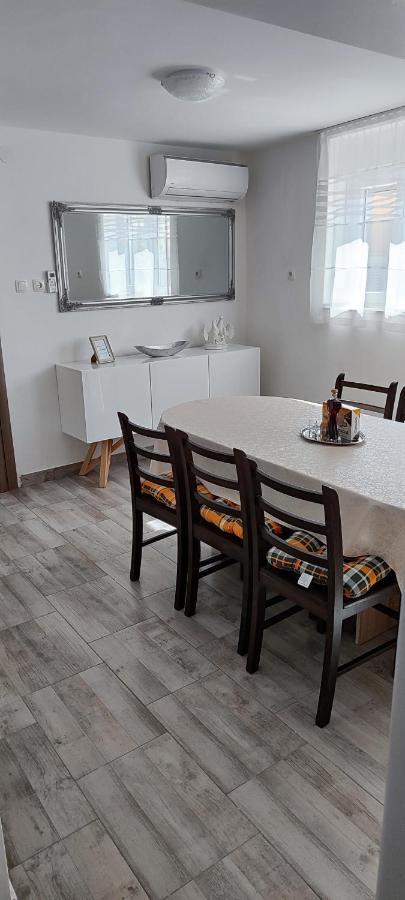 Apartman Leona Kaštela Exterior foto