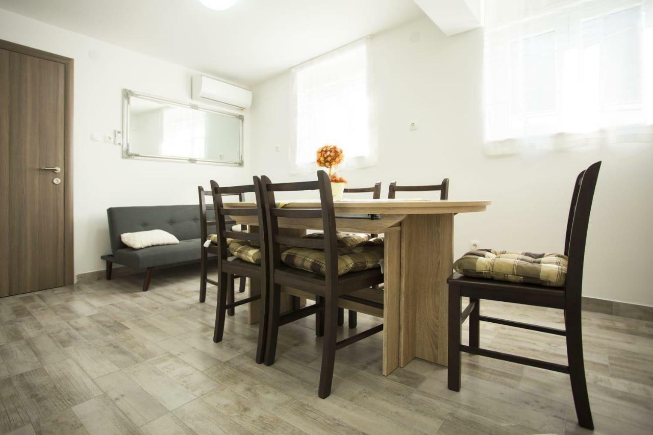 Apartman Leona Kaštela Exterior foto